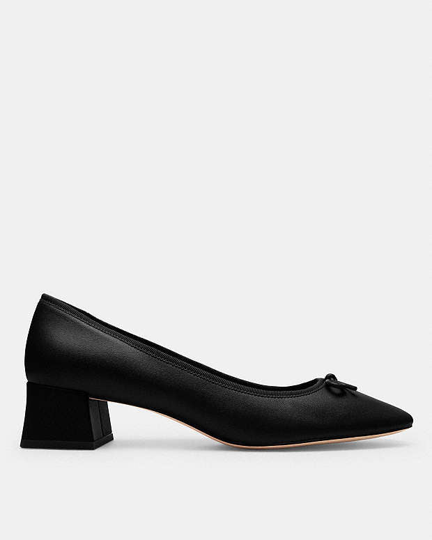 Ava Pumps